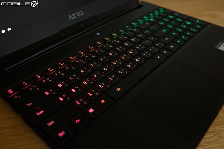 搭載 Intel 8 代六核心處理器 GIGABYTE AERO 15X 搶先實測