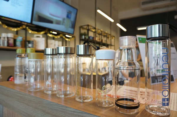 【台中下午茶】目木原覺-EZMU。隱身在美術館附近裡的原味漸層飲品可愛又吸睛！