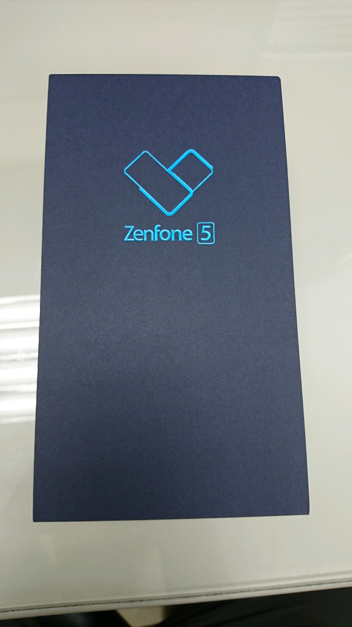 ASUS ZENFON 5 星辰銀首購簡易開箱