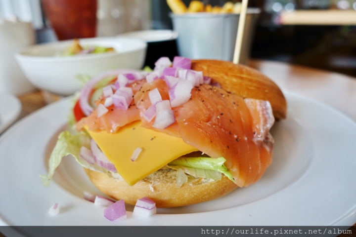 SOGO商圈．180元吃很爽的漢堡商午@Burger Joint 7分SO華美店