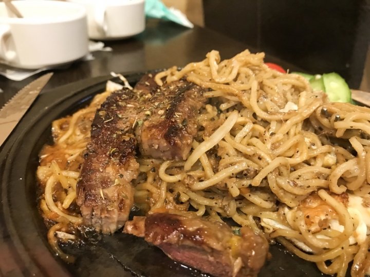 【美食。食記】彰化 永樂街 這個時候吃肉就對了 牛排屋 牛排 推薦