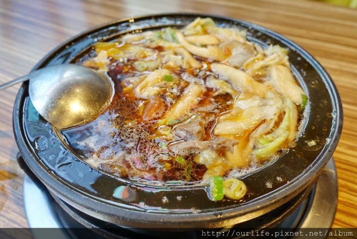 台中南屯．軟嫩Q彈膠質滿滿的豬腳飯滷肉飯@楊大船滷肉飯