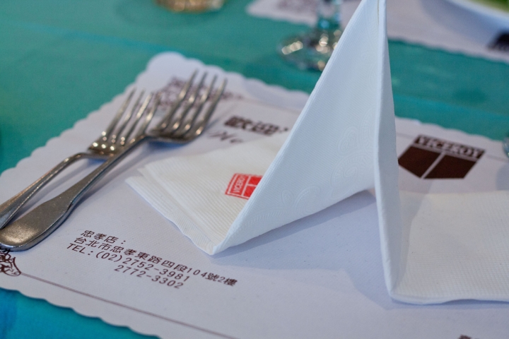 【美食。食記】台北 東區 總督西餐廳 VICEORY 日漸凋零的風華絕代 牛排館 排餐 沙拉吧
