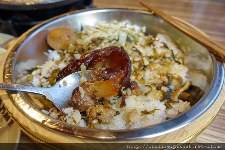 台中南屯．軟嫩Q彈膠質滿滿的豬腳飯滷肉飯@楊大船滷肉飯