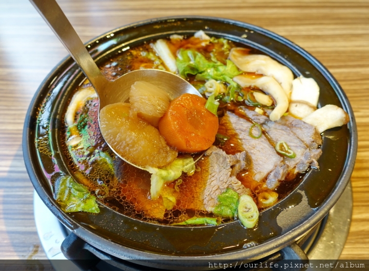 台中南屯．軟嫩Q彈膠質滿滿的豬腳飯滷肉飯@楊大船滷肉飯