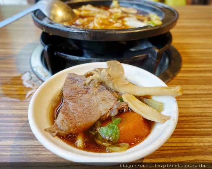 台中南屯．軟嫩Q彈膠質滿滿的豬腳飯滷肉飯@楊大船滷肉飯