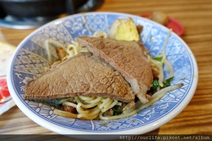 台中南屯．軟嫩Q彈膠質滿滿的豬腳飯滷肉飯@楊大船滷肉飯
