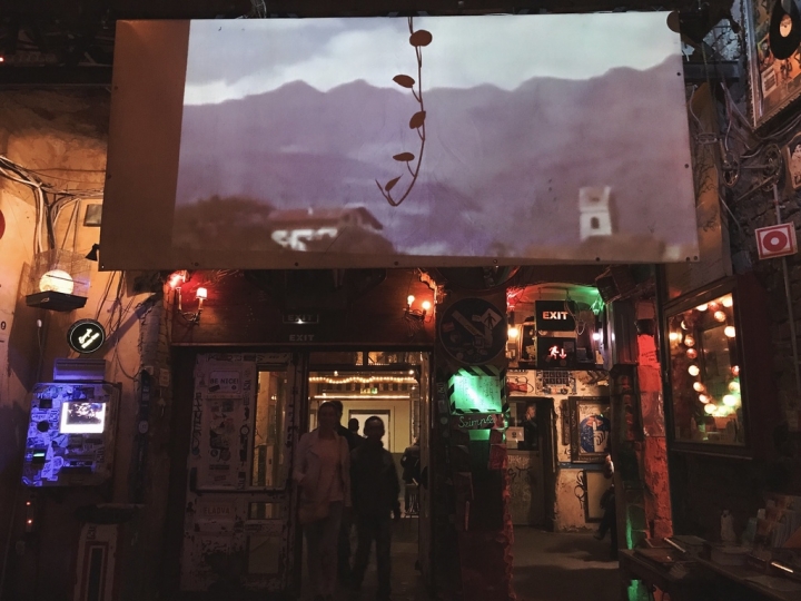 【Hungary．走跳】迷走布達佩斯潮味廢墟酒吧的微醺秘境Szimpla Kert Ruin Bar