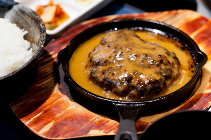 【美食。食記】東京 新橋 500円吃宮崎牛? 秀苑 天 燒肉 和牛 牛丼 牛肉蓋飯 漢堡 推薦