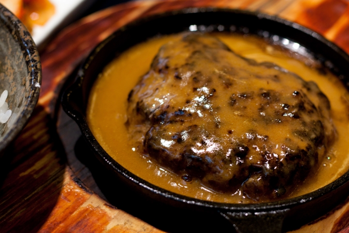 【美食。食記】東京 新橋 500円吃宮崎牛? 秀苑 天 燒肉 和牛 牛丼 牛肉蓋飯 漢堡 推薦