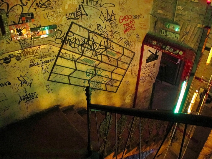 【Hungary．走跳】迷走布達佩斯潮味廢墟酒吧的微醺秘境Szimpla Kert Ruin Bar