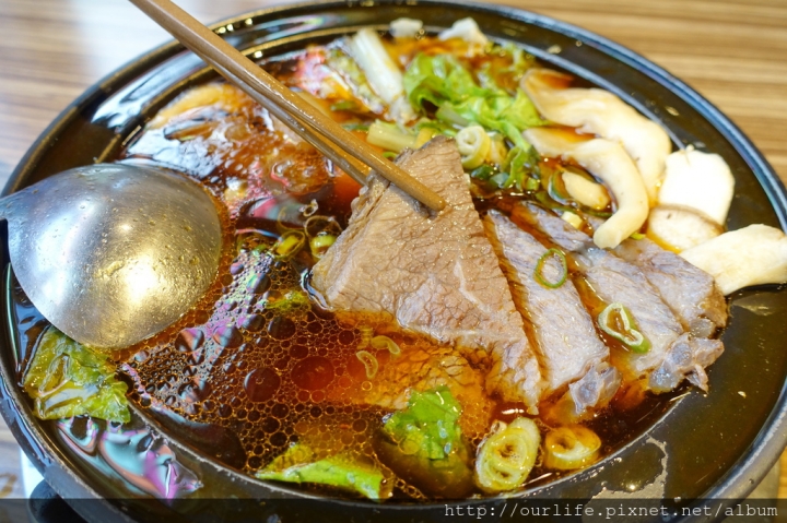 台中南屯．軟嫩Q彈膠質滿滿的豬腳飯滷肉飯@楊大船滷肉飯