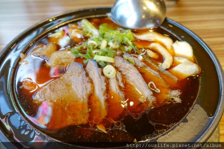 台中南屯．軟嫩Q彈膠質滿滿的豬腳飯滷肉飯@楊大船滷肉飯