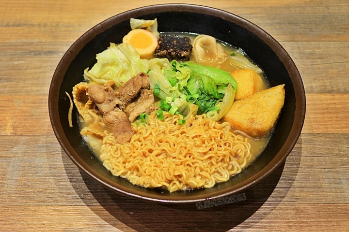 【三重】潮味決─麻辣燙‧燒滷味～６種口味可挑選，乾吃湯吃都涮嘴！