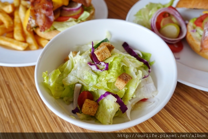 SOGO商圈．180元吃很爽的漢堡商午@Burger Joint 7分SO華美店