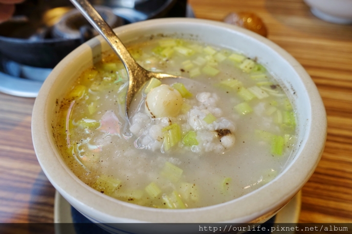 台中南屯．軟嫩Q彈膠質滿滿的豬腳飯滷肉飯@楊大船滷肉飯