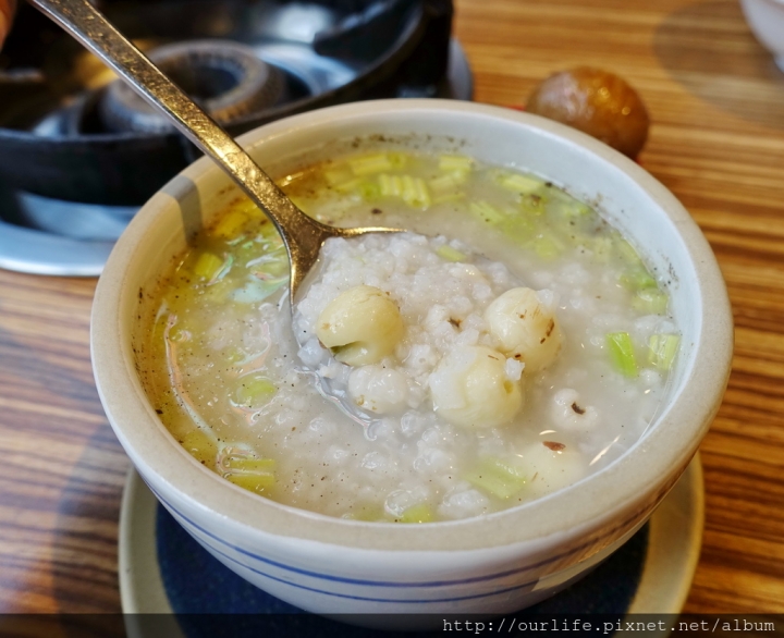 台中南屯．軟嫩Q彈膠質滿滿的豬腳飯滷肉飯@楊大船滷肉飯