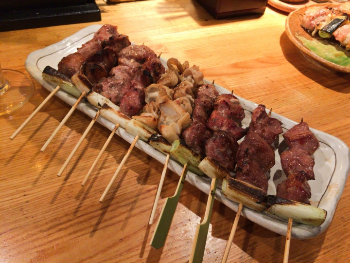 【美食。食記】東京 池袋 那些與好友相聚的居酒屋(1) 天狗 酒場 テング酒場 池袋西口店 串燒 啤酒 推薦