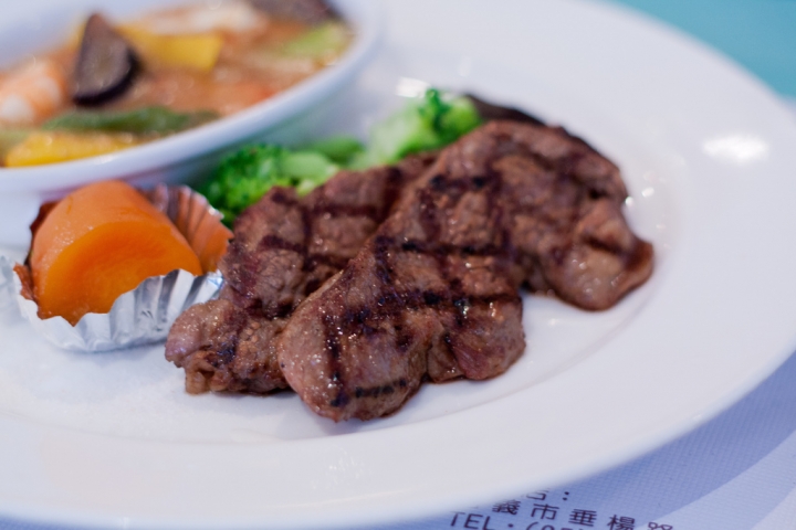 【美食。食記】台北 東區 總督西餐廳 VICEORY 日漸凋零的風華絕代 牛排館 排餐 沙拉吧