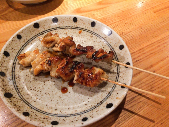 【美食。食記】東京 池袋 那些與好友相聚的居酒屋(1) 天狗 酒場 テング酒場 池袋西口店 串燒 啤酒 推薦