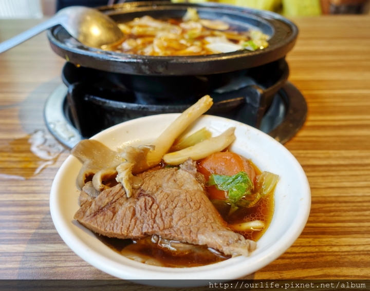 台中南屯．軟嫩Q彈膠質滿滿的豬腳飯滷肉飯@楊大船滷肉飯