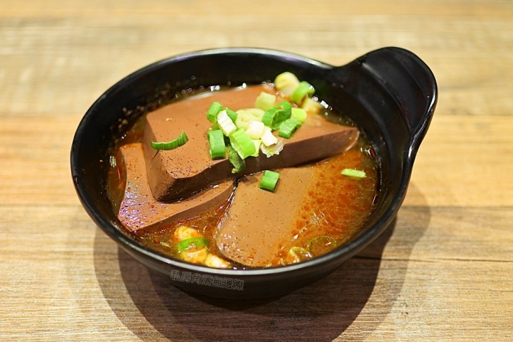 【三重】潮味決─麻辣燙‧燒滷味～６種口味可挑選，乾吃湯吃都涮嘴！
