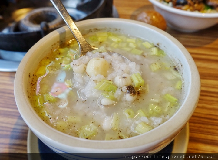 台中南屯．軟嫩Q彈膠質滿滿的豬腳飯滷肉飯@楊大船滷肉飯