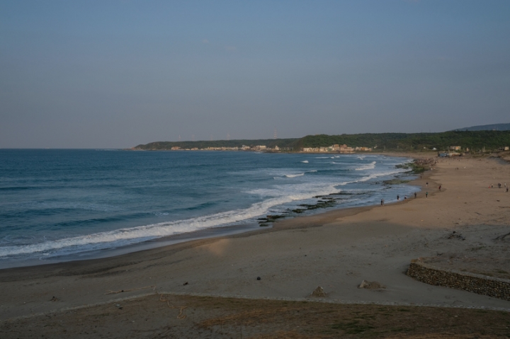[亂拍照] 淡水紫藤咖啡園一店(屯山園區) + 富貴角燈塔空拍 + 關渡花海節