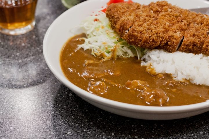 【食記。美食】東京 汐留 可能是日本第一名的咖哩豬排飯 とんかつ 檍 大門店 豬排飯 推薦