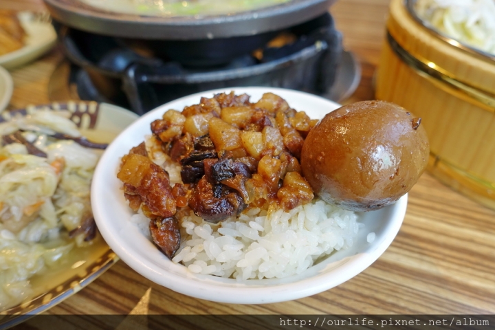 台中南屯．軟嫩Q彈膠質滿滿的豬腳飯滷肉飯@楊大船滷肉飯