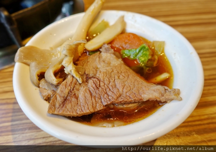 台中南屯．軟嫩Q彈膠質滿滿的豬腳飯滷肉飯@楊大船滷肉飯