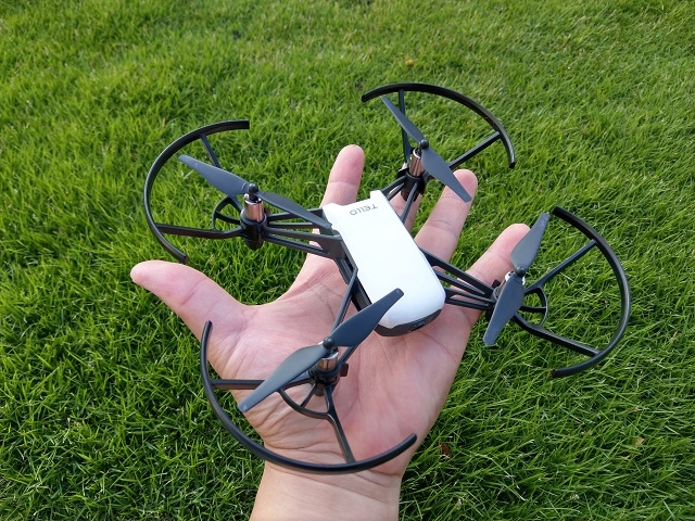 DJI Tello 特洛迷你無人機 最具功能性輕鬆飛行、易於上手【簡易開箱】