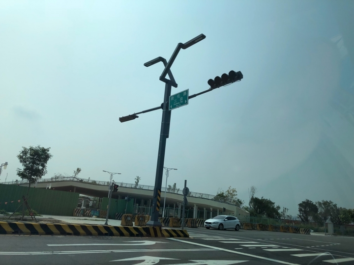 台中逢甲凱旋路過敦化路二段的測速照相..?! -
