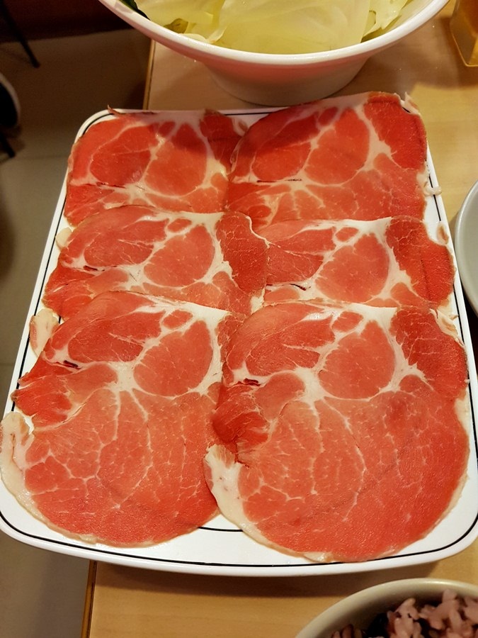 [火鍋]苗栗竹南鄉宴健康養生涮涮鍋~歐洲巴克夏豬五花火鍋食記~食材很不錯~ CP值高! 小精緻~