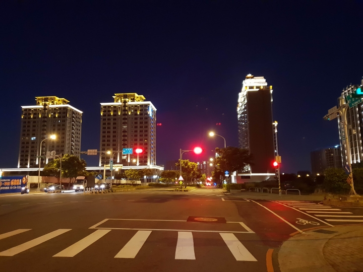 S9+ 主打夜拍功能 滿滿的繁星光點怎麼改善...
