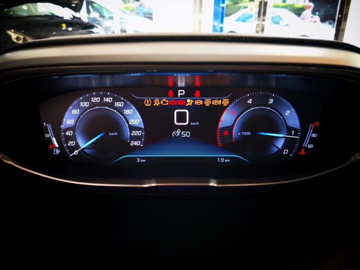 欣賞5008實車，同場加映C4