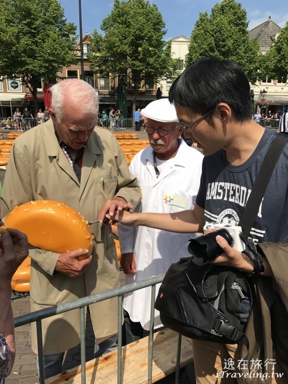 荷蘭｜Alkmaar 阿克馬起司市場‧小鎮參觀 (含交通)