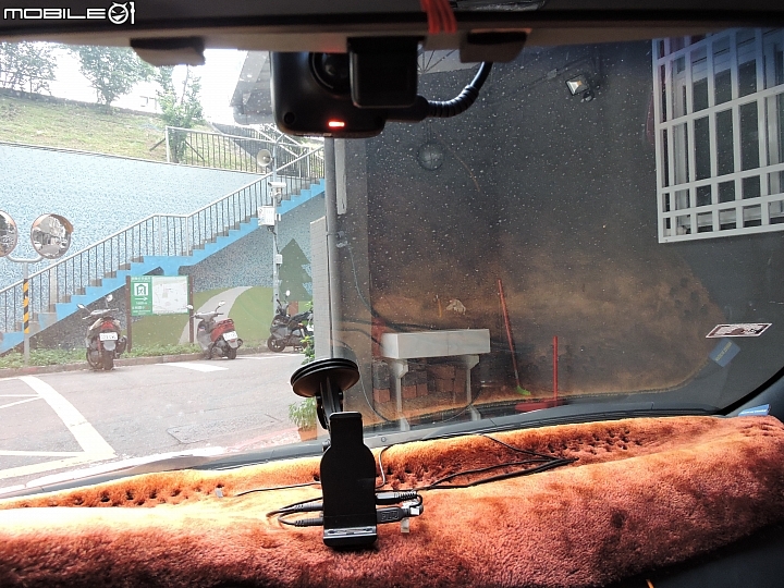 老車配新機，兒女更放心！Garmin DriveAssist 51主動安全導航機暨產品體驗試用分享心得