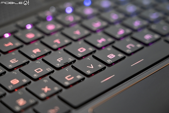MSI GS65 Stealth Thin 8RF 工作娛樂一機搞定