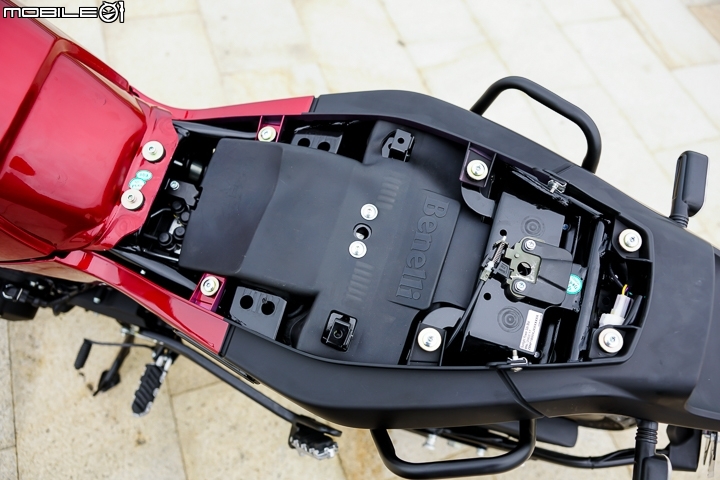 輕巧幼獅掠奪目光 Benelli Leoncino 500 ABS試駕