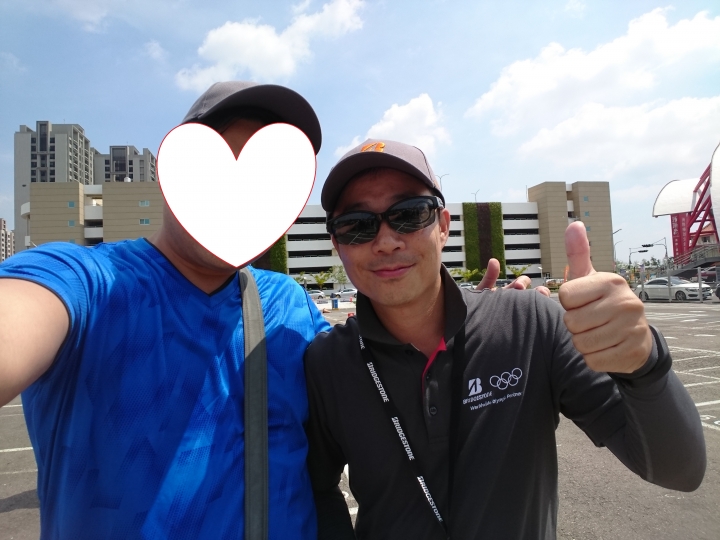活動體驗心得《普利司通Driveguard失壓續跑胎》試胎任務 (藍天/陽光/好胎/美女)