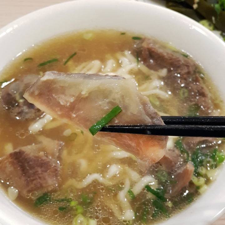 【台南牛肉麵】【安平區】六味真湯牛肉麵｜安平首屈一指的牛肉麵｜廟口老師傅獨家技法傳授｜華麗的味覺饗宴｜