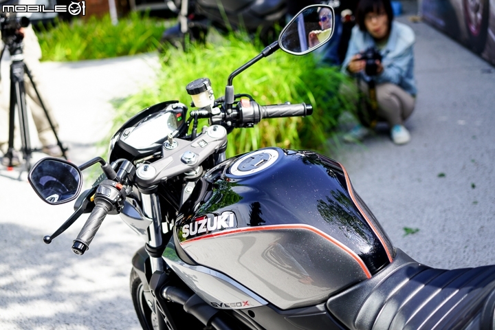[採訪]V缸復古運動風再起 SUZUKI SV650X ABS 在台上市及 2018 SV650 降價！
