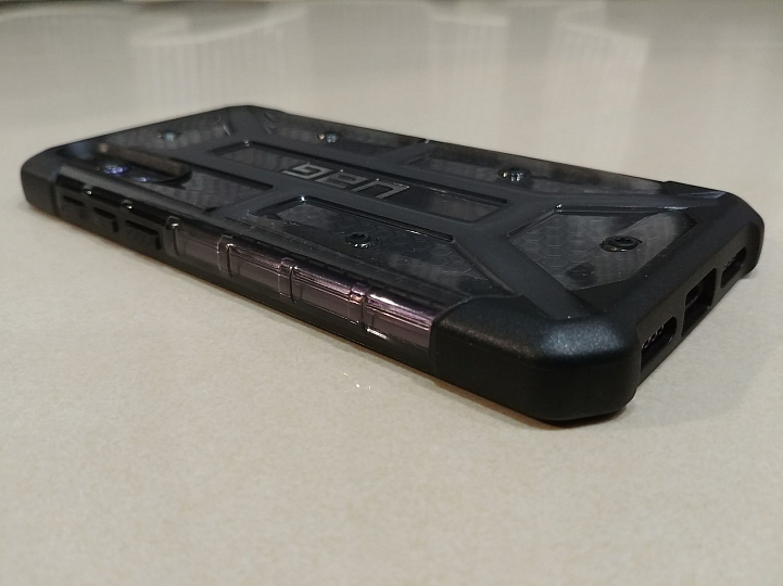分享∼∼∼Huawei P20 PRO 專用UAG透黑保護殼