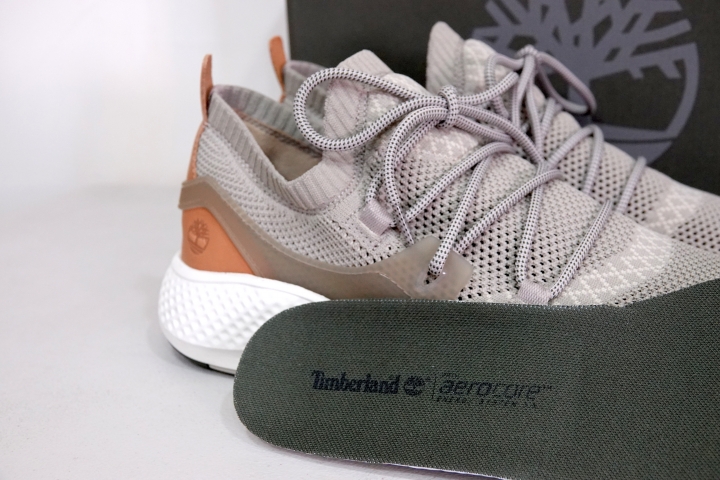 Timberland Flyroam 沒想到運動鞋也很厲害 Feat.哥吉拉