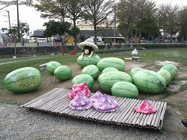 點我看大圖 雲林 西螺 埤頭繪本公園 -- 很久很久以前有一座三合院