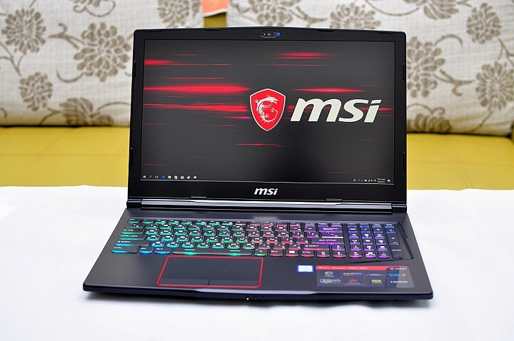 MSI GE63 RAIDER RGB 8RF 炫麗外型 璀璨登場