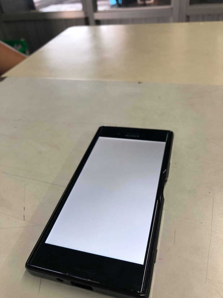 我的XZP疑似漏光 請大家幫我確認一下