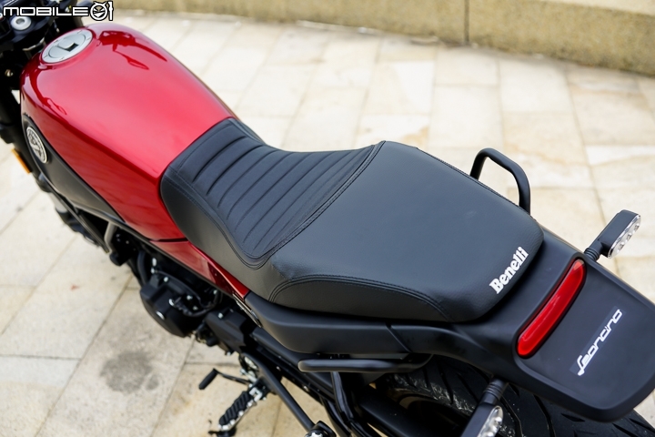 輕巧幼獅掠奪目光 Benelli Leoncino 500 ABS試駕