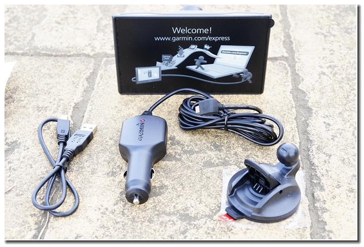導航、安全、駕駛記錄通通掌握，都在Garmin DriveAssist 51